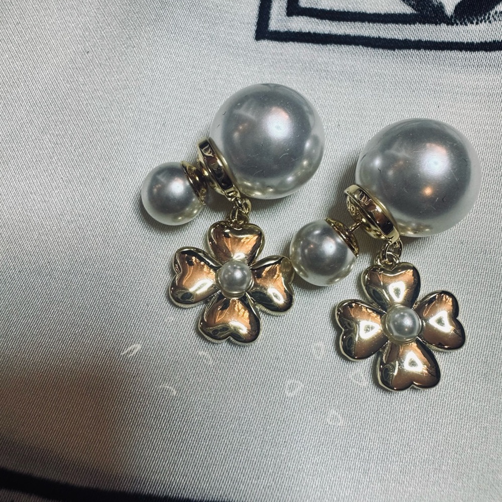 Dior Gold Floral Pearl Drop Earrings - White Pearls - Picture 3 of 5